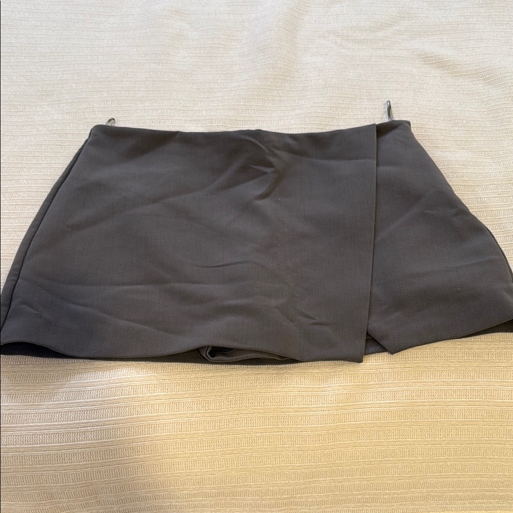 Women's Gray Skirt